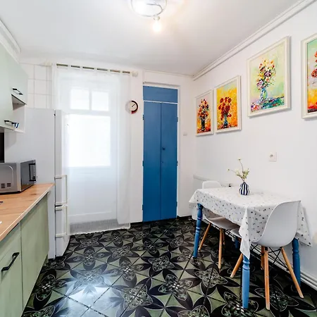 Art With Treasure Hunt, Free Parking & Self Check-in * Constanţa