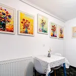 Lejlighed Art With Treasure Hunt, Free Parking & Self Check-in *