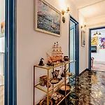 Art With Treasure Hunt, Free Parking & Self Check-in