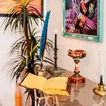 Art With Treasure Hunt, Free Parking & Self Check-in Constanţa