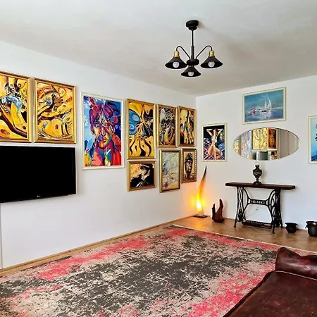 Live In An Art Gallery - Location *