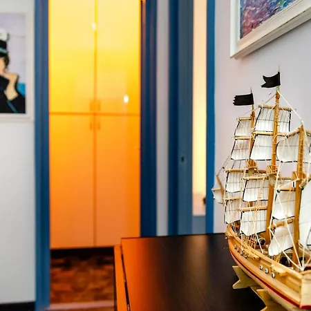 Art With Treasure Hunt, Free Parking & Self Check-in * Constanţa