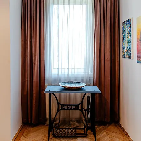 Lejlighed Art With Treasure Hunt, Free Parking & Self Check-in