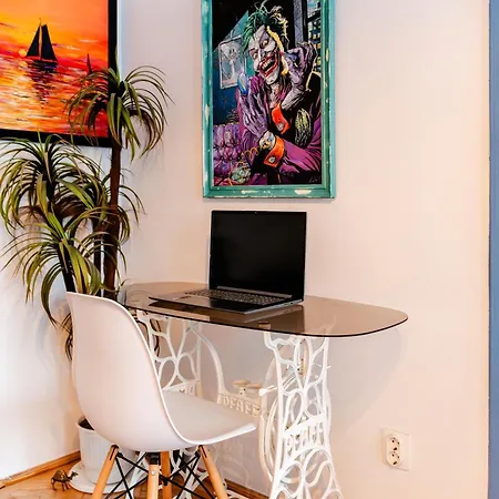 Apartment Art With Treasure Hunt, Free Parking & Self Check-in Constanta