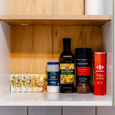 Art With Treasure Hunt, Free Parking & Self Check-in *