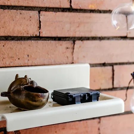 Apartman Art With Treasure Hunt, Free Parking & Self Check-in *