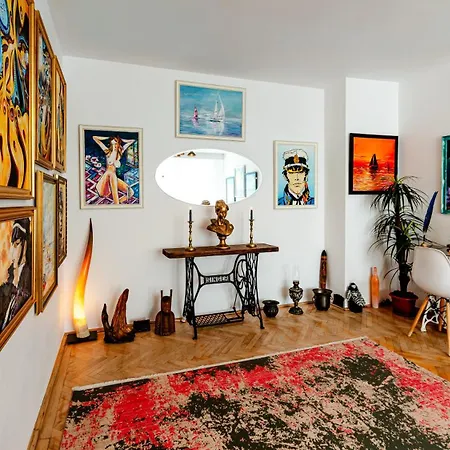 Art With Treasure Hunt, Free Parking & Self Check-in Apartament Constanţa