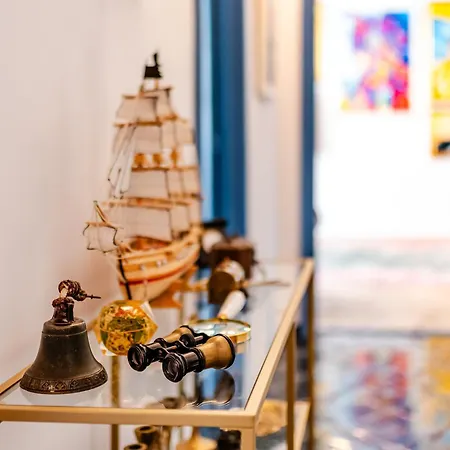 Art With Treasure Hunt, Free Parking & Self Check-in Apartmán *