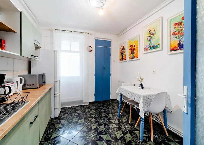 Art With Treasure Hunt, Free Parking & Self Check-in * Constanta