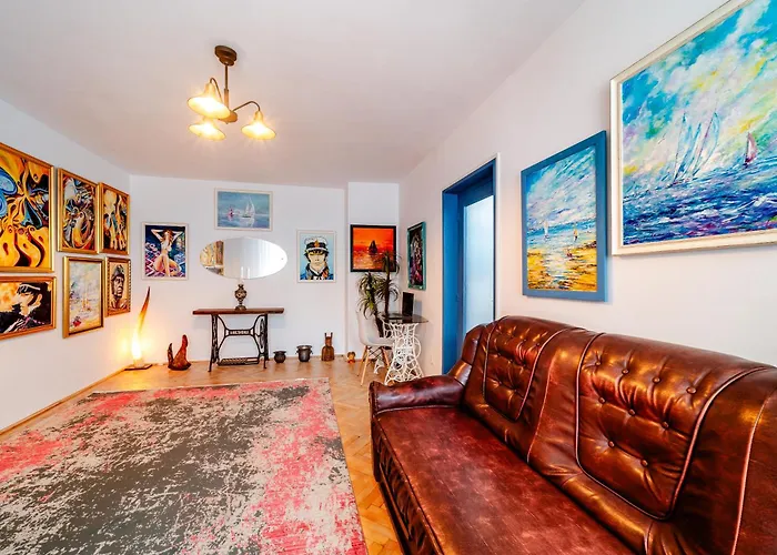 Art With Treasure Hunt, Free Parking & Self Check-in קונסטנצה