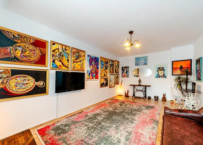 Art With Treasure Hunt, Free Parking & Self Check-in Апартаменты