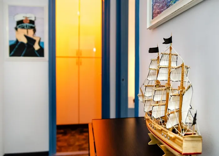 Art With Treasure Hunt, Free Parking & Self Check-in * Констанца