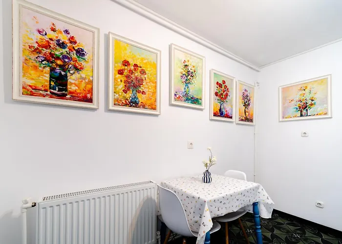 דירה Art With Treasure Hunt, Free Parking & Self Check-in *