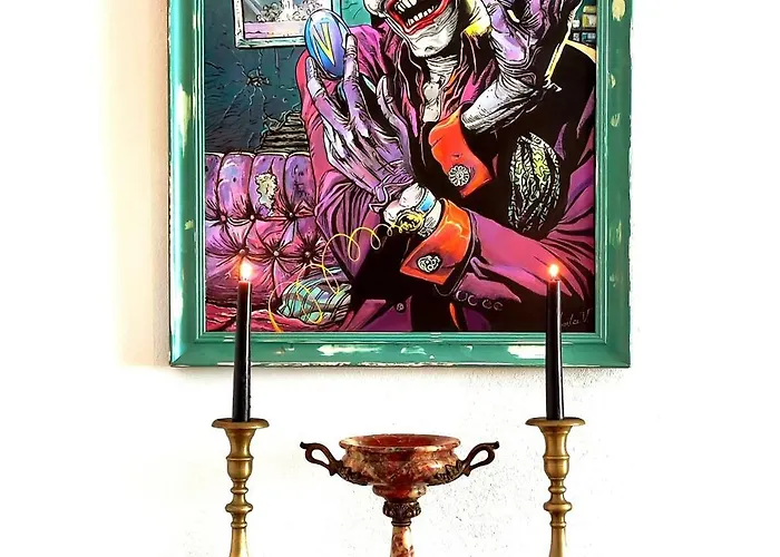 Art With Treasure Hunt, Free Parking & Self Check-in Apartman