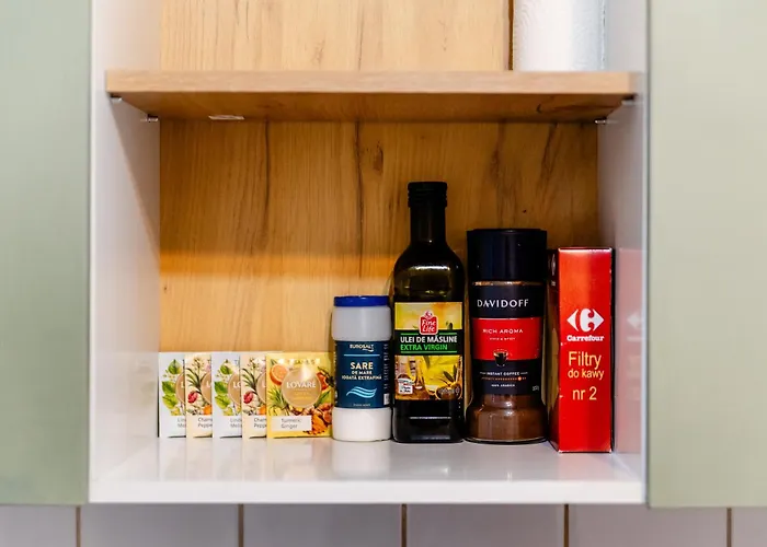 Art With Treasure Hunt, Free Parking & Self Check-in *