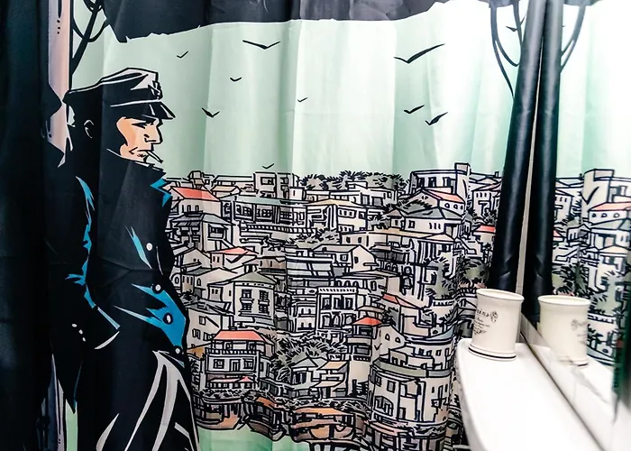 Art With Treasure Hunt, Free Parking & Self Check-in Apartman